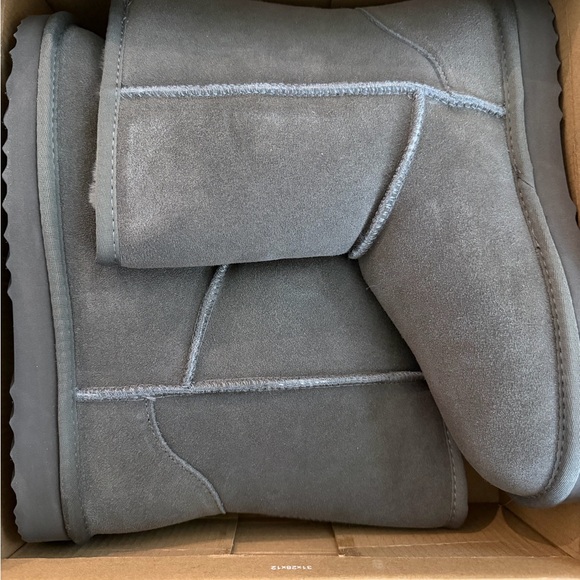 QUINCE Australian Shearling Mid-Calf Color Grey Boot Size 8 - Picture 2 of 3